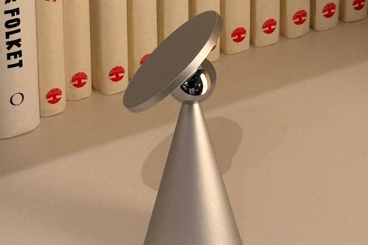 샴페인 아이폰 맥세이프 거치대 오브제