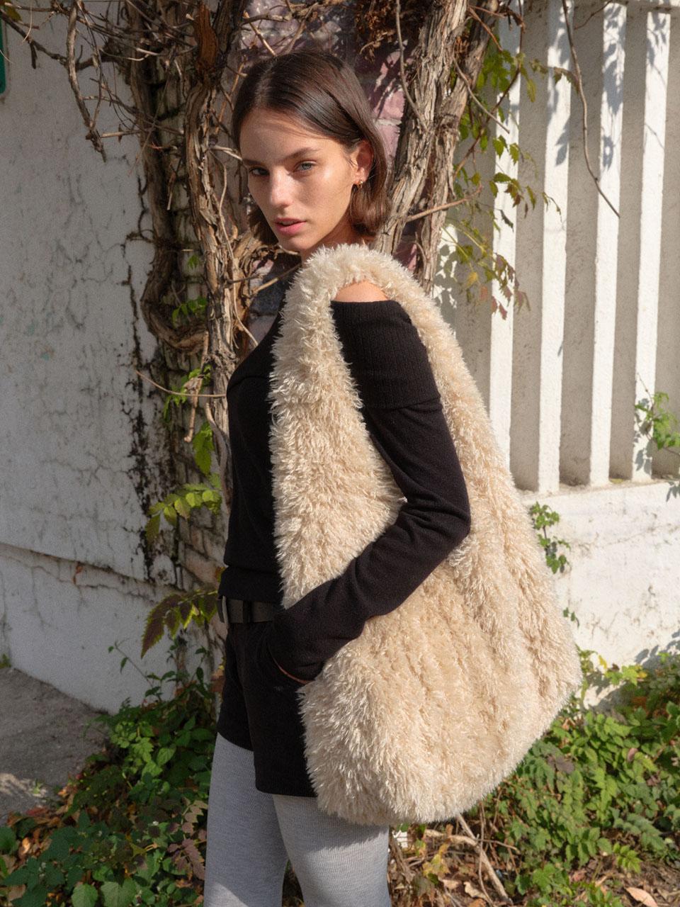 MARY FUR HOBO BAG _BEIGE