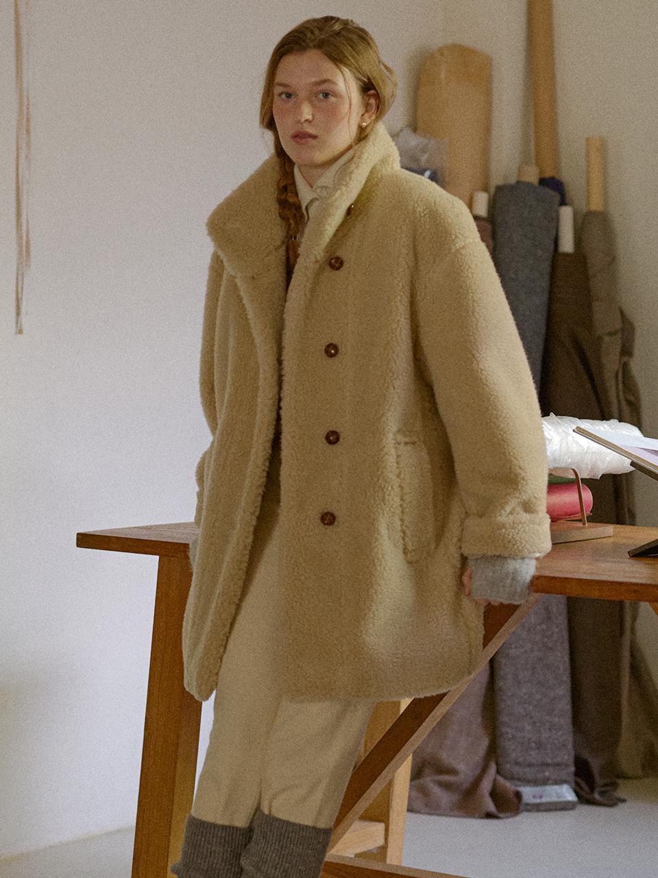 BILLIE lambs wool fur padded cocoon half coat_Sand Beige