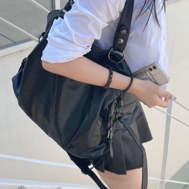 노트북 수납 볼드 레더 빅 숄더백 크로스백