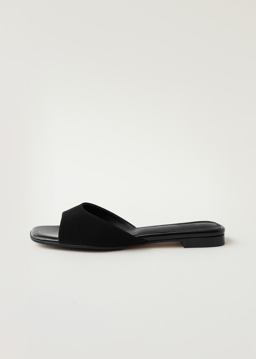 Lhou.Mia [matt black]