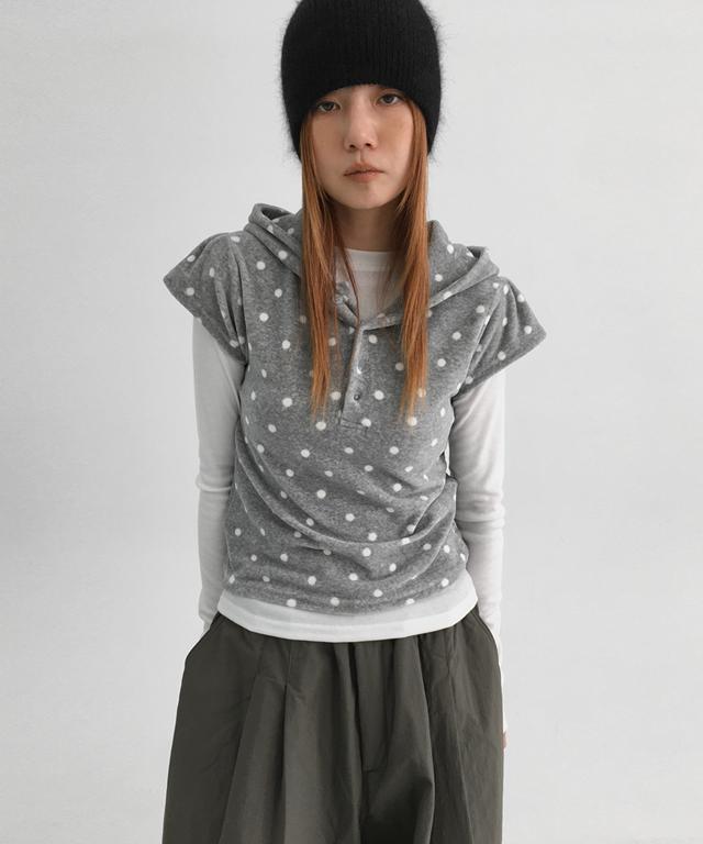 블랙업 센됴 도트 벨로아 캡소매 반팔 후드티