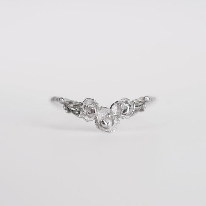 love rose. rose circlet ring