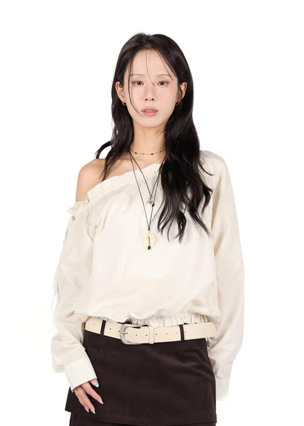 릿킴 STRIPE SHIRRING BLOUSE