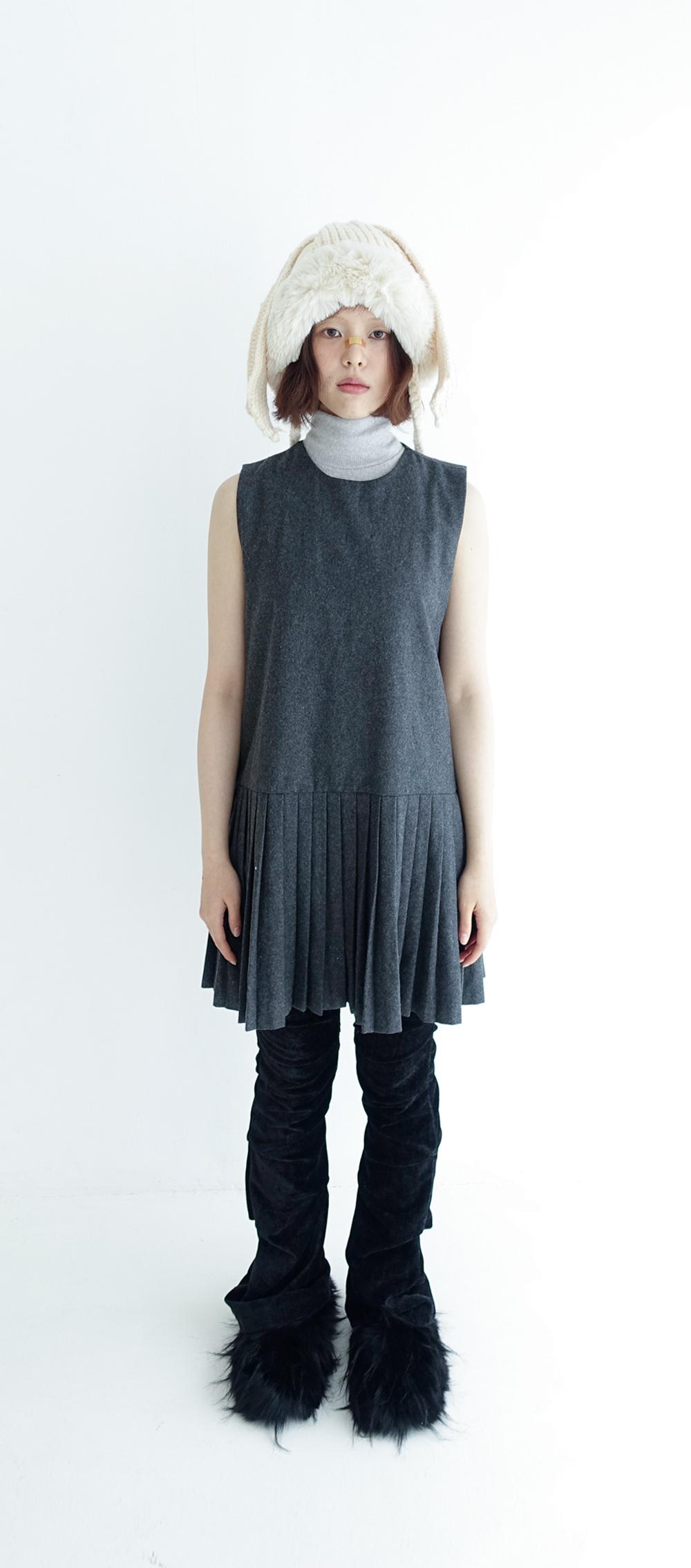 wool touch pleats dress