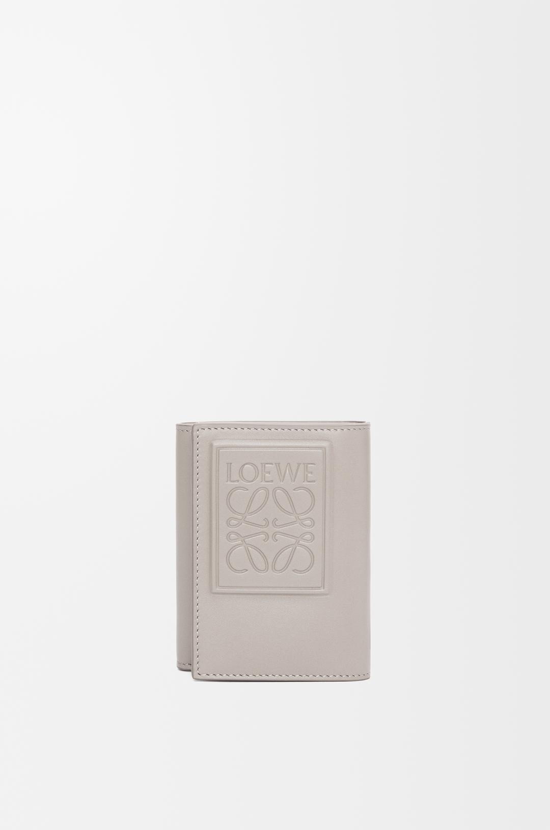 Trifold wallet in satin calfskin
