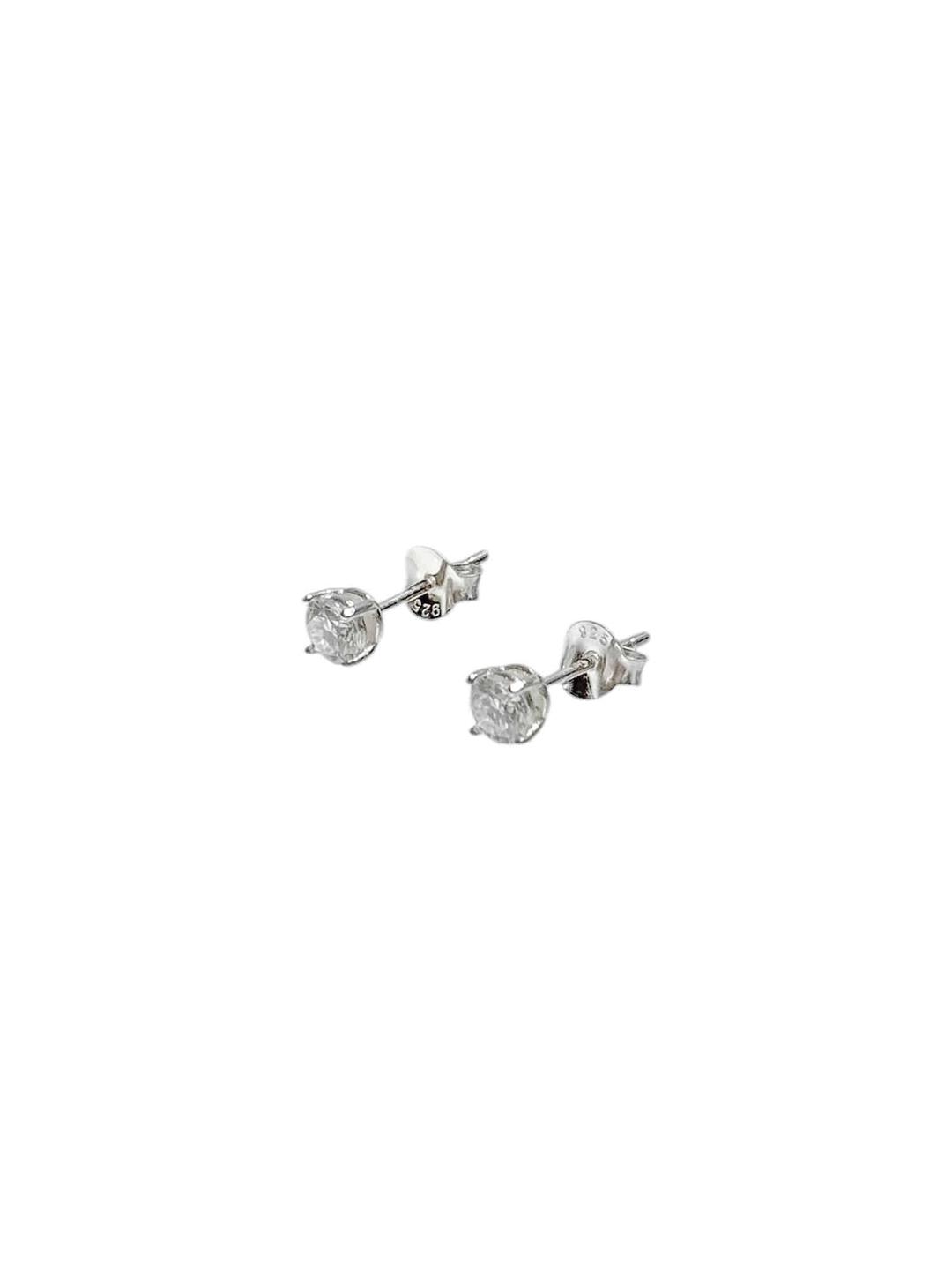 MOISANITE EARRING