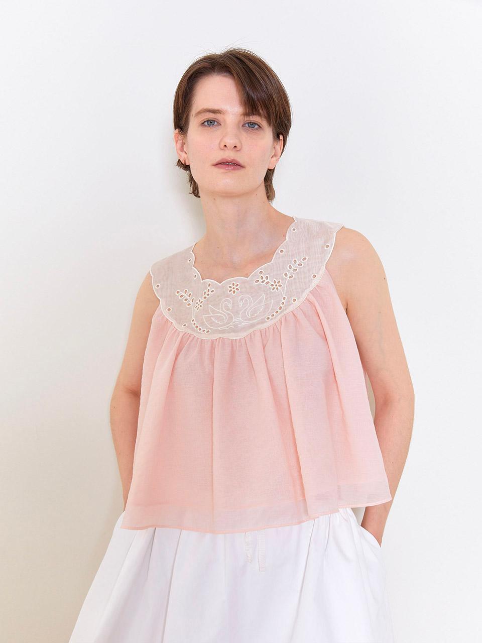 Swan Embroidered A Line Blouse _ Pink