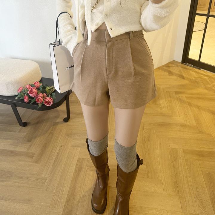 (기모안감 / 도톰 ) 토튼 핀턱 A핏 숏팬츠 반바지 ( 베이지,블랙)