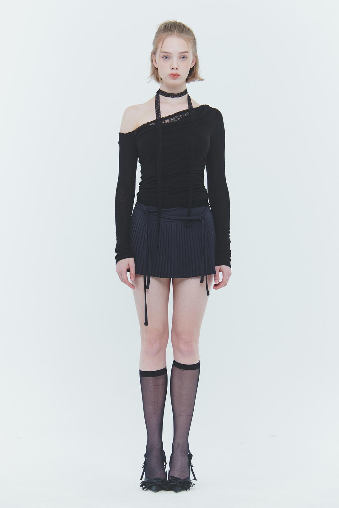 LAURA LACE TOP black