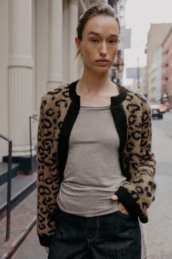 애니멀 자카드 니트 재킷