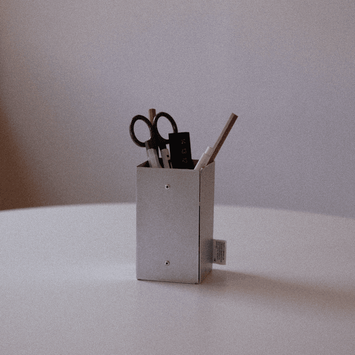 Aluminum Pencil Holder - L 알루미늄 연필꽂이 / 펜홀더