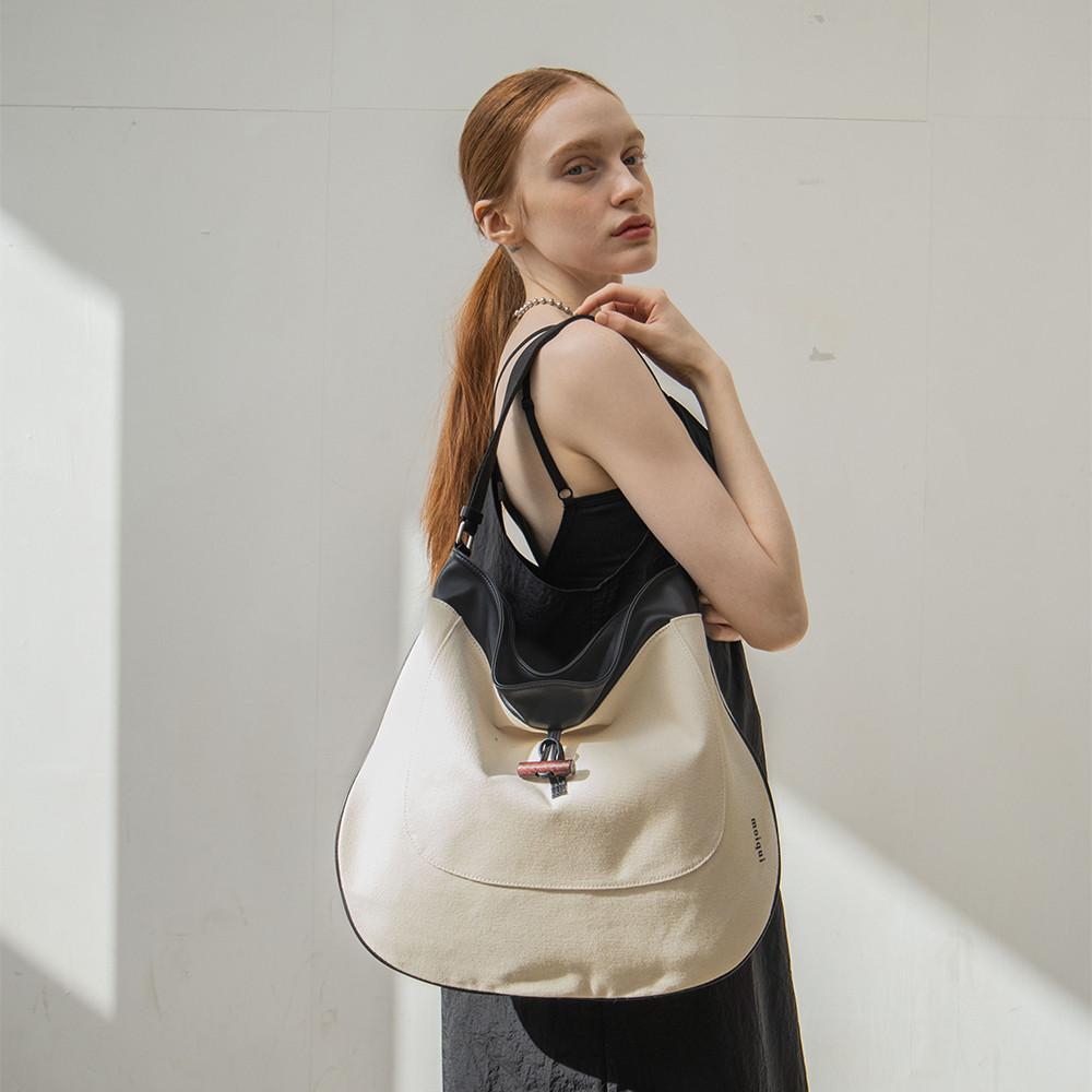 [무이쿠이] hoche hobo (호쉬 캔버스 호보백) 크림블랙