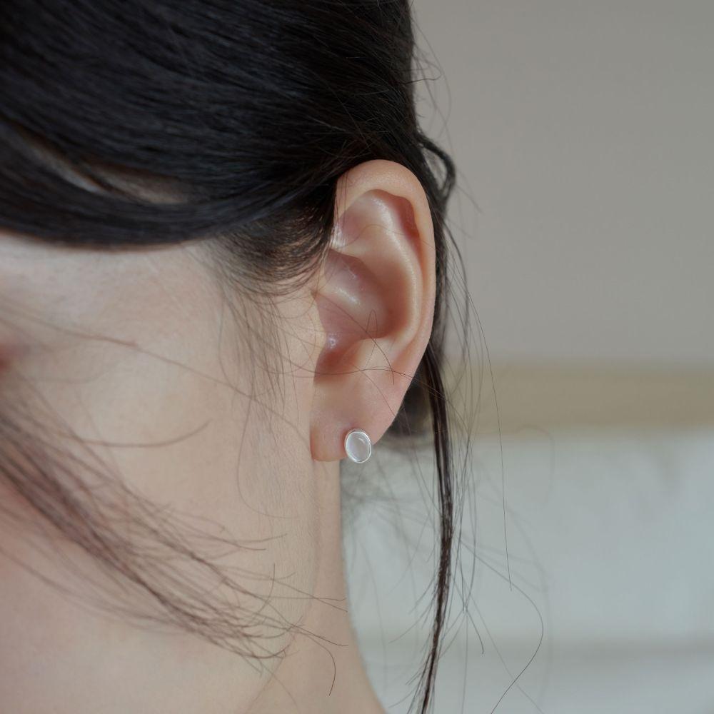 Oval Moonstone Earring