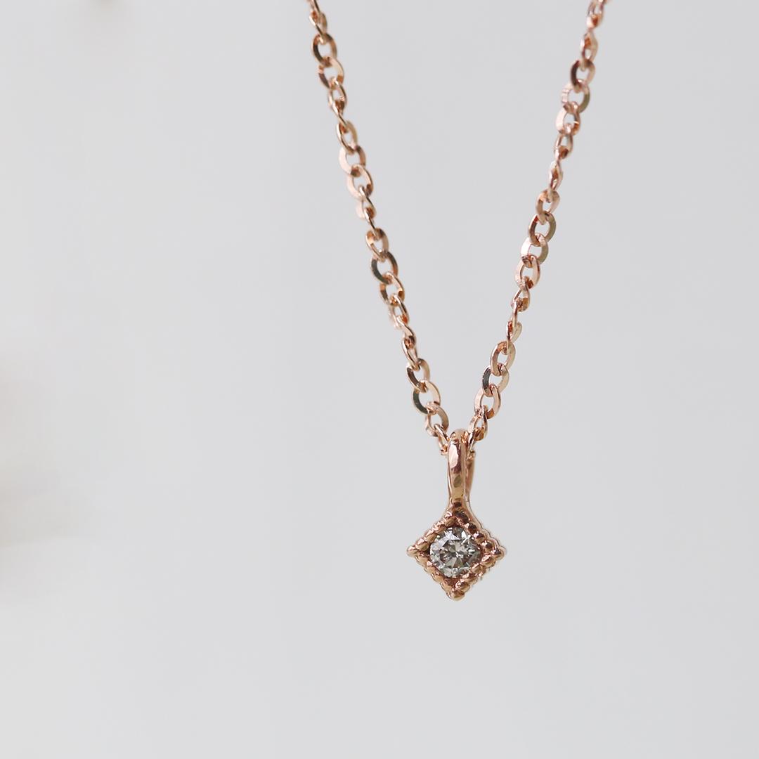 mini story cognac dia Necklace