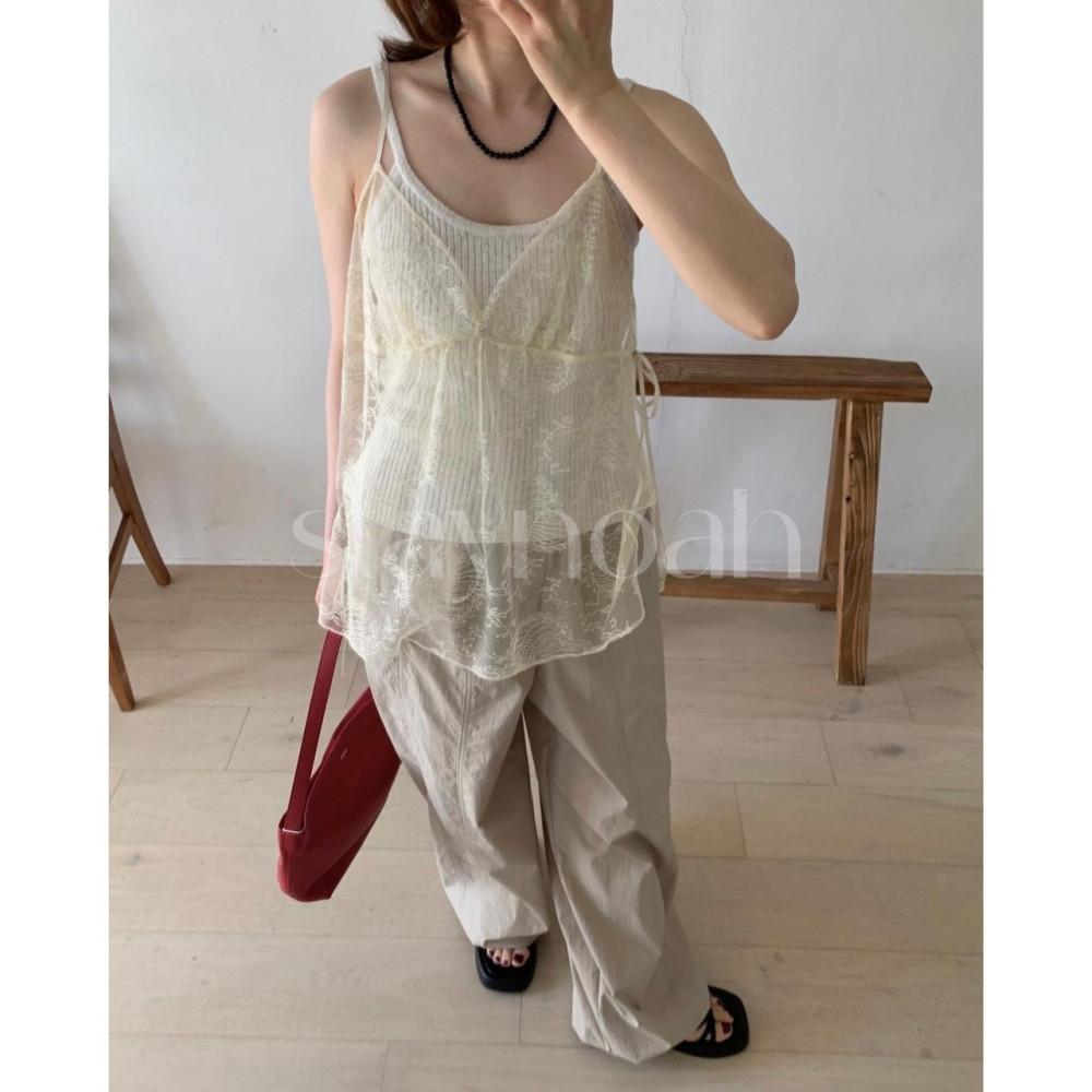 Mare 마레 레이스 캐미솔 나시 블라우스 V넥 플라워 뷔스티에 탑 (3c)