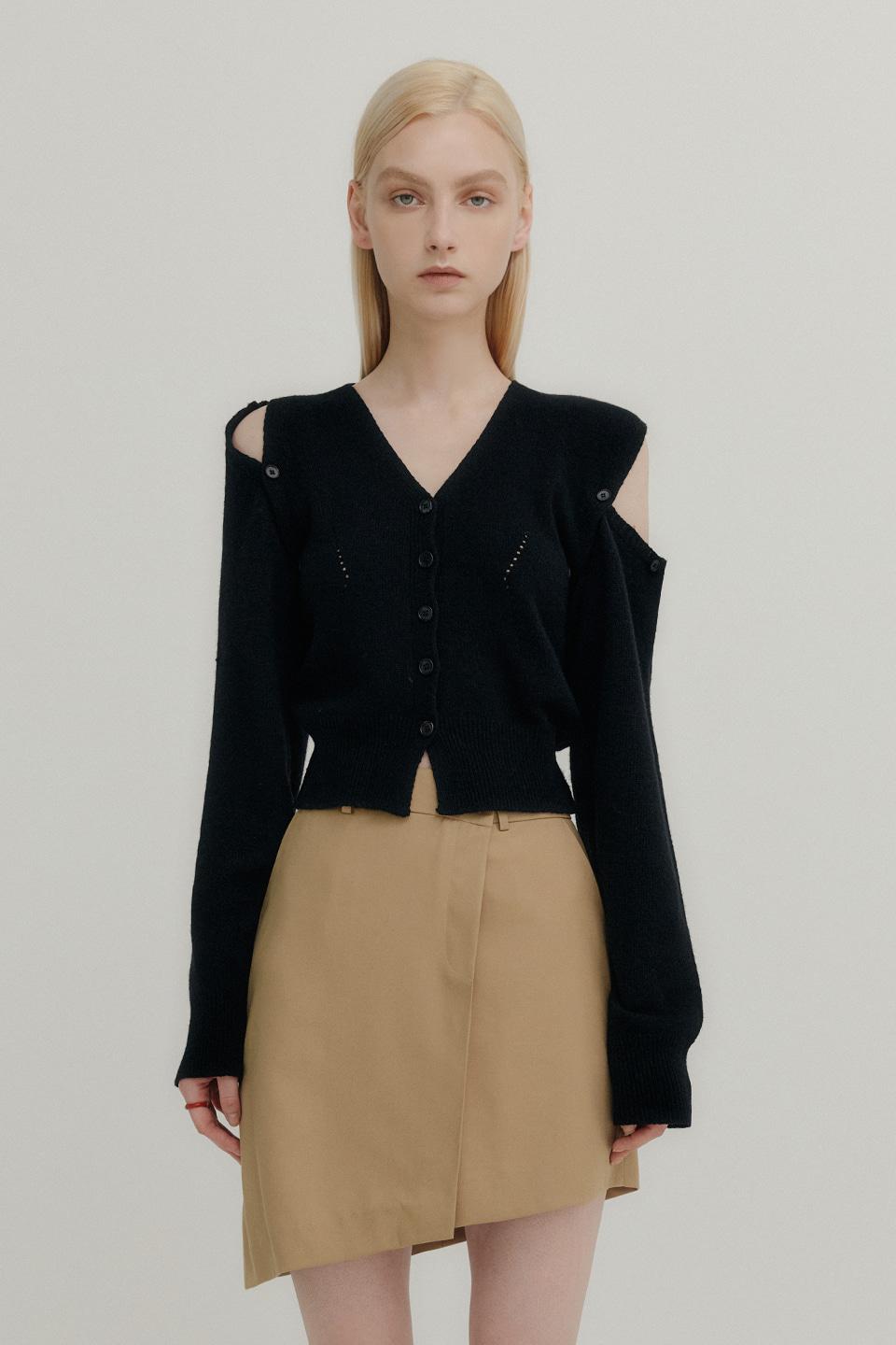 (7차 재입고) CASHMERE UNBALANCE SHOULDER CUT CROP KNIT CARDIGAN - BLACK