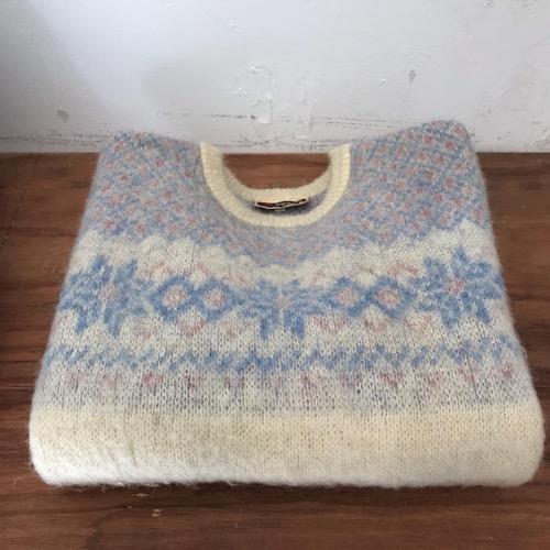 vtg pure new wool fair isle sweater Iceland made (95-100, for women)
