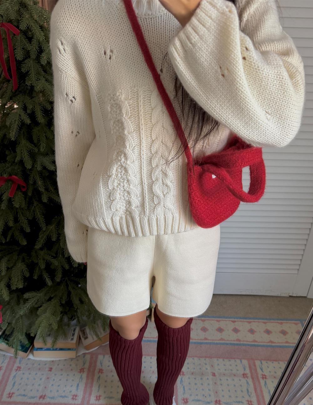 [연말룩추천!] 미엔 펀칭 꽈배기 니트