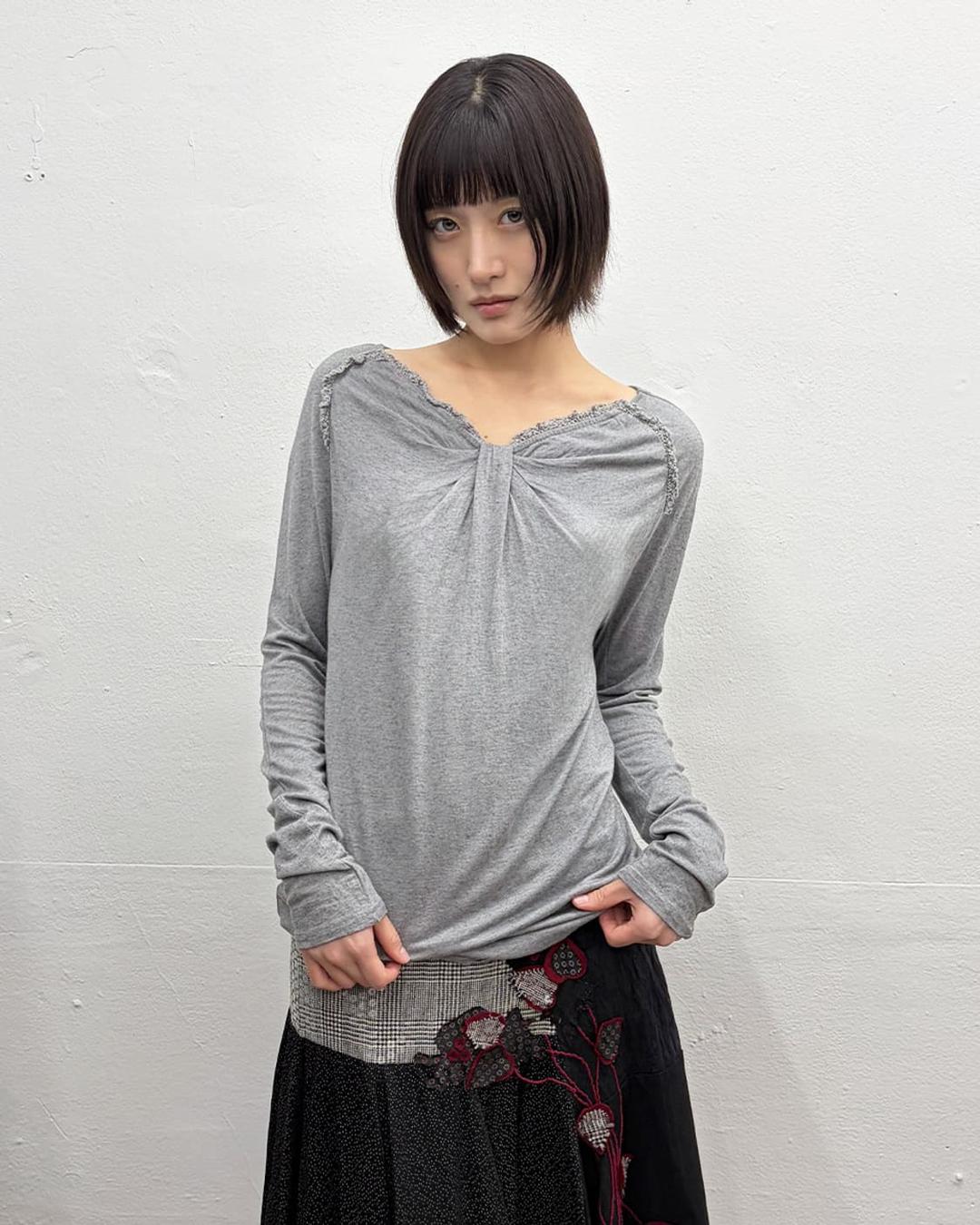 바네사 브루노 레이스 트리밍 롱슬리브 | 후루츠패밀리