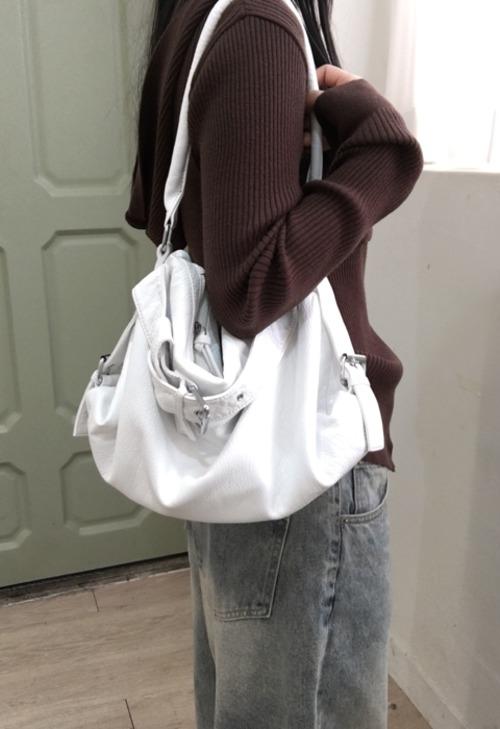 이즈이즈 Mog shoulder bag