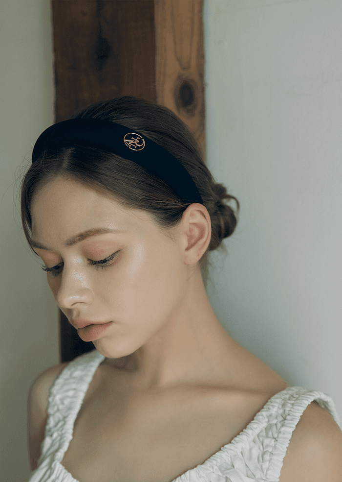 [아노에틱] 볼륨 세틴 헤어밴드 머리띠 블랙