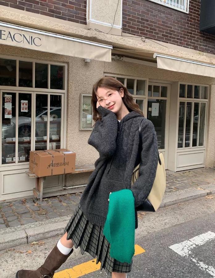 RAINY "Chloe Notes\" 후드 트위스트 스웨터 (2color)