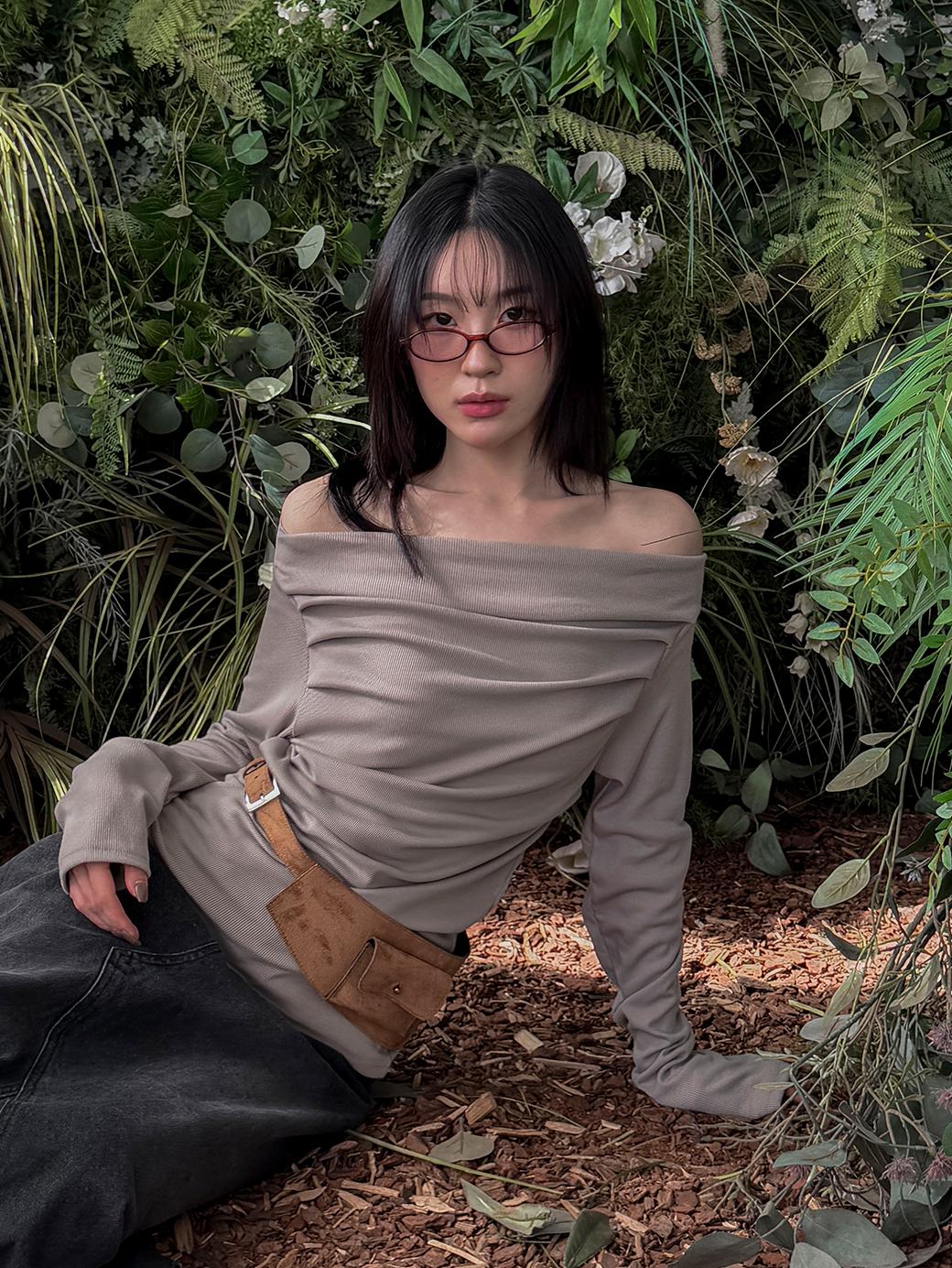 럽미 [MADE] 드레이 오프숄더티