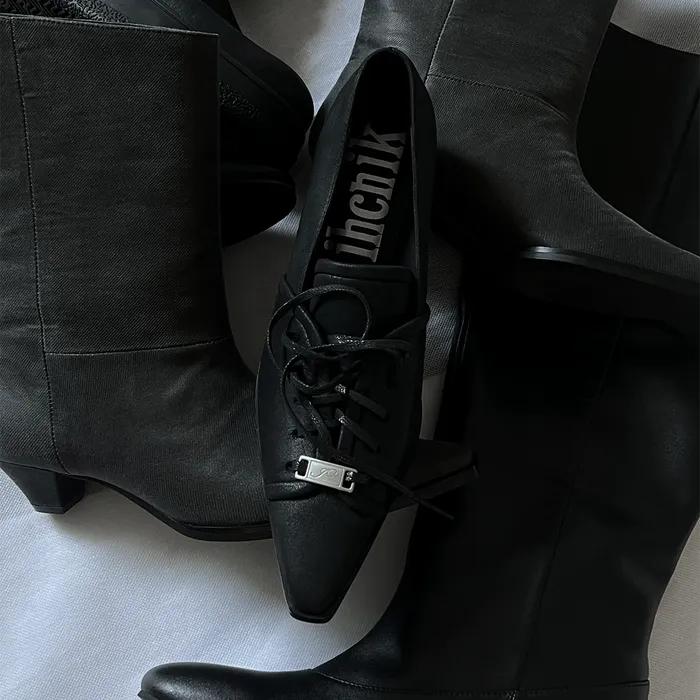 011 iconic lace heels