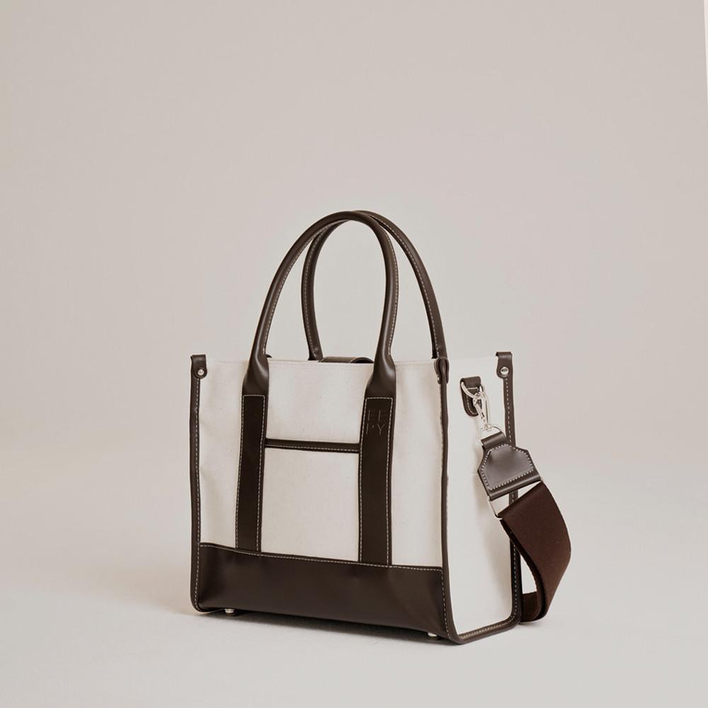 이피 아이브백 M 다크브라운 사각 캔버스 토트백