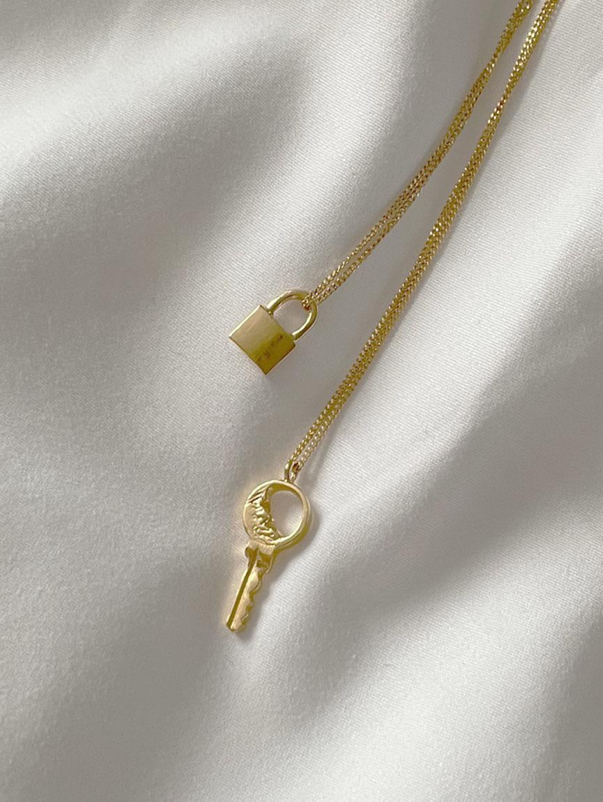 moonlight key&lock necklace