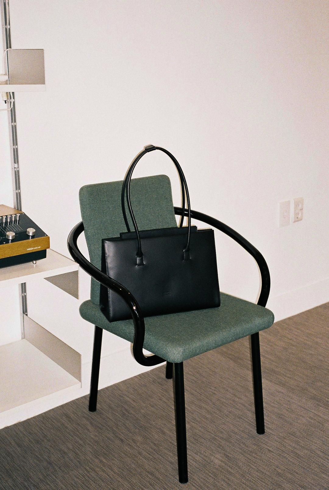 Monde Shopper Bag _ Black