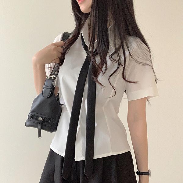 투게더위드미 (반팔VER 👔) 적당한 크롭 기장감, 카라 슬림핏 기본 이너 허리 핀턱 와이셔츠 남방 흰셔츠 소라 셔츠맛집 긱시크 출근룩 봄옷 (당일!) 빠른배송 직진위크 클리어런스 개강룩