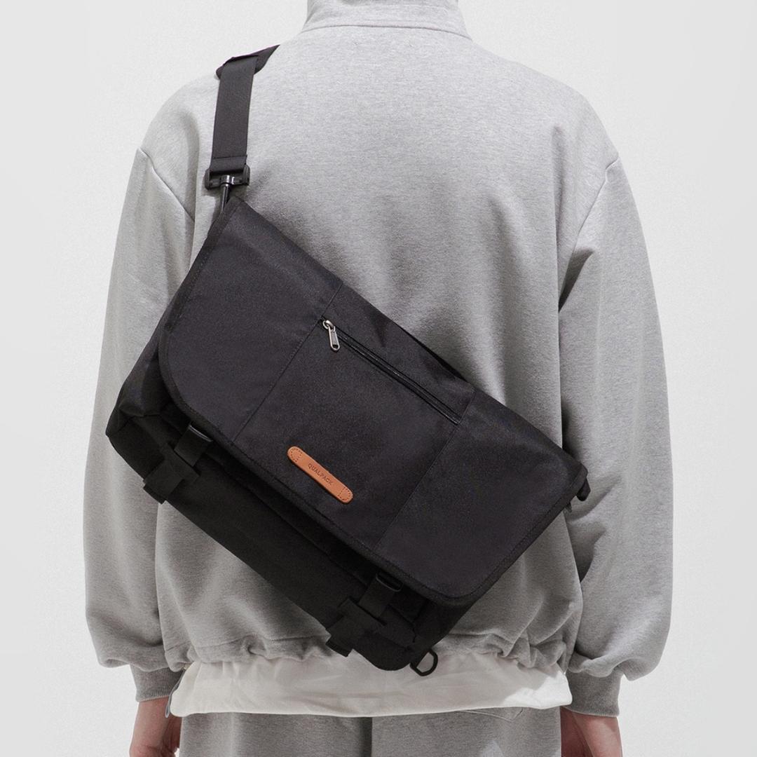 어센틱 메신저백 320 폴리