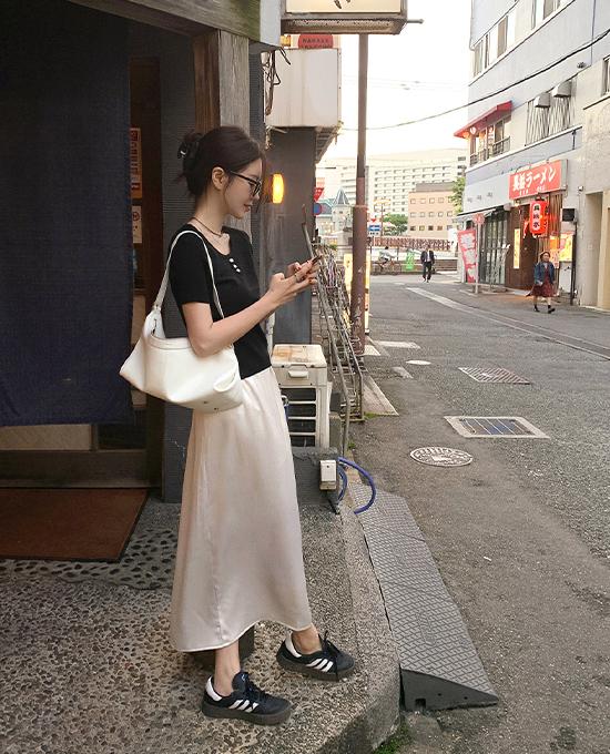 제이엘프 🏆스커트주문1위🏆(주문폭주🔥2000장돌파) [another leeds] 슈빈 밴딩 샤틴 롱 스커트 (밴딩스커트/롱스커트/새틴스커트/새틴/롱치마)