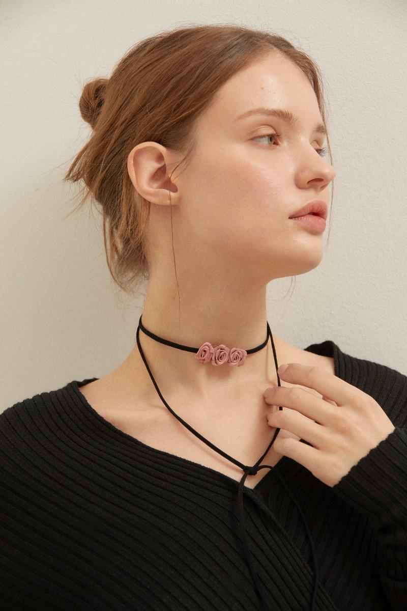 Triple Rose Choker - Pink