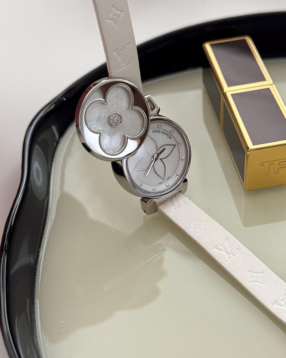 LOUIS VUITTON Tambour bijou secret