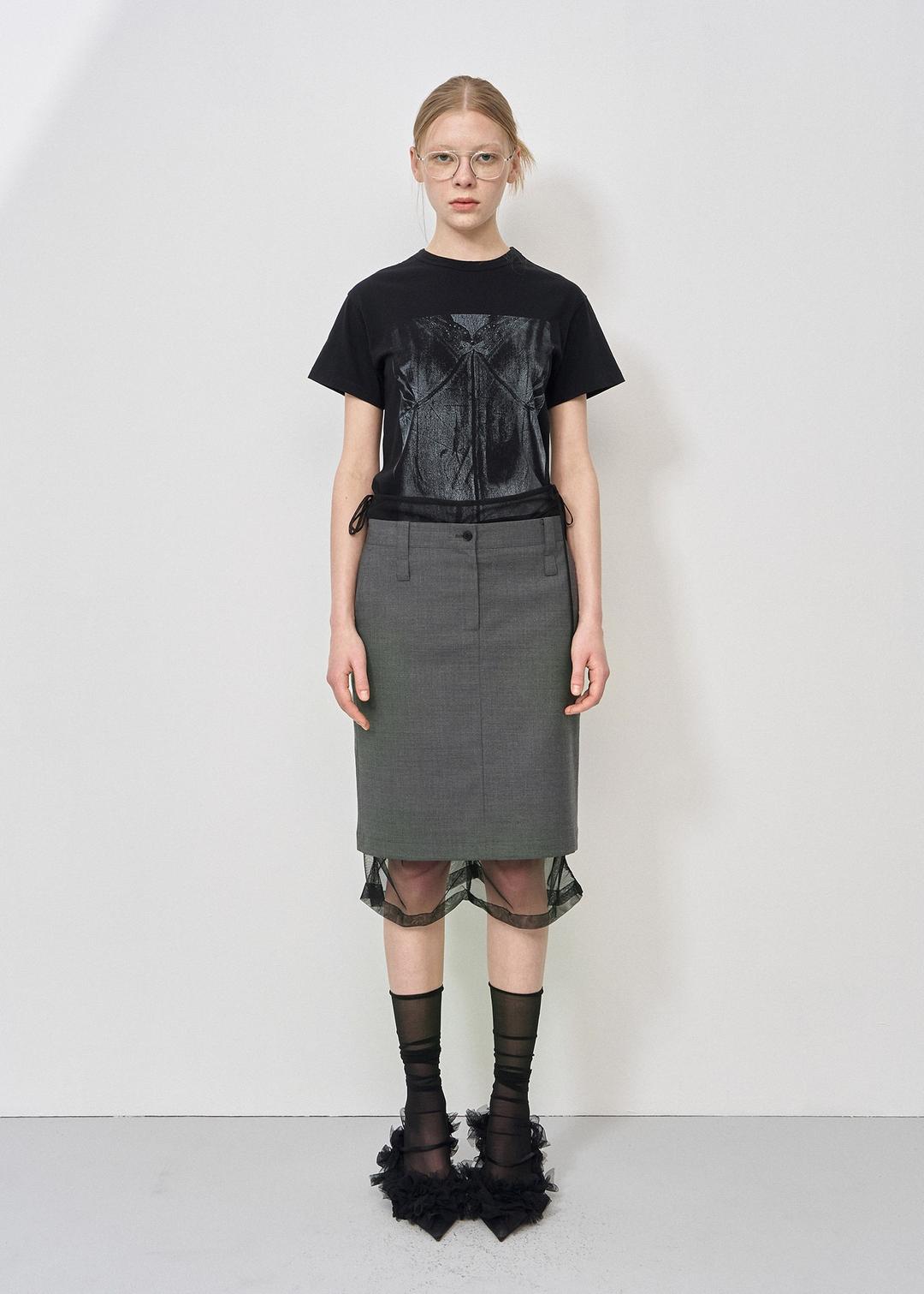 RIBBON SLIP PRINT T-SHIRTS (BLACK)