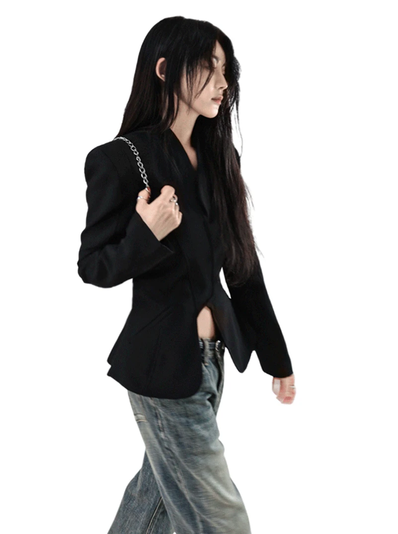 SCULPTED EDGE SLIT BACK OPEN BLACK JACKET 스컬프티드 엣지 슬릿 백오픈 블랙 자켓