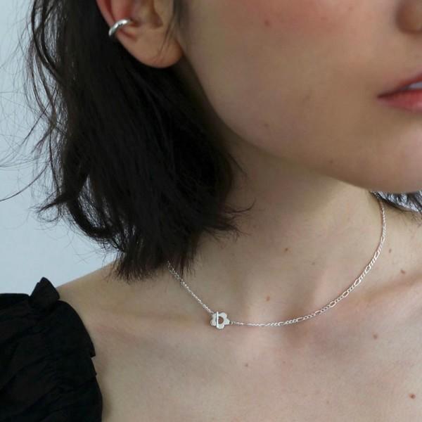 flower toggle necklace