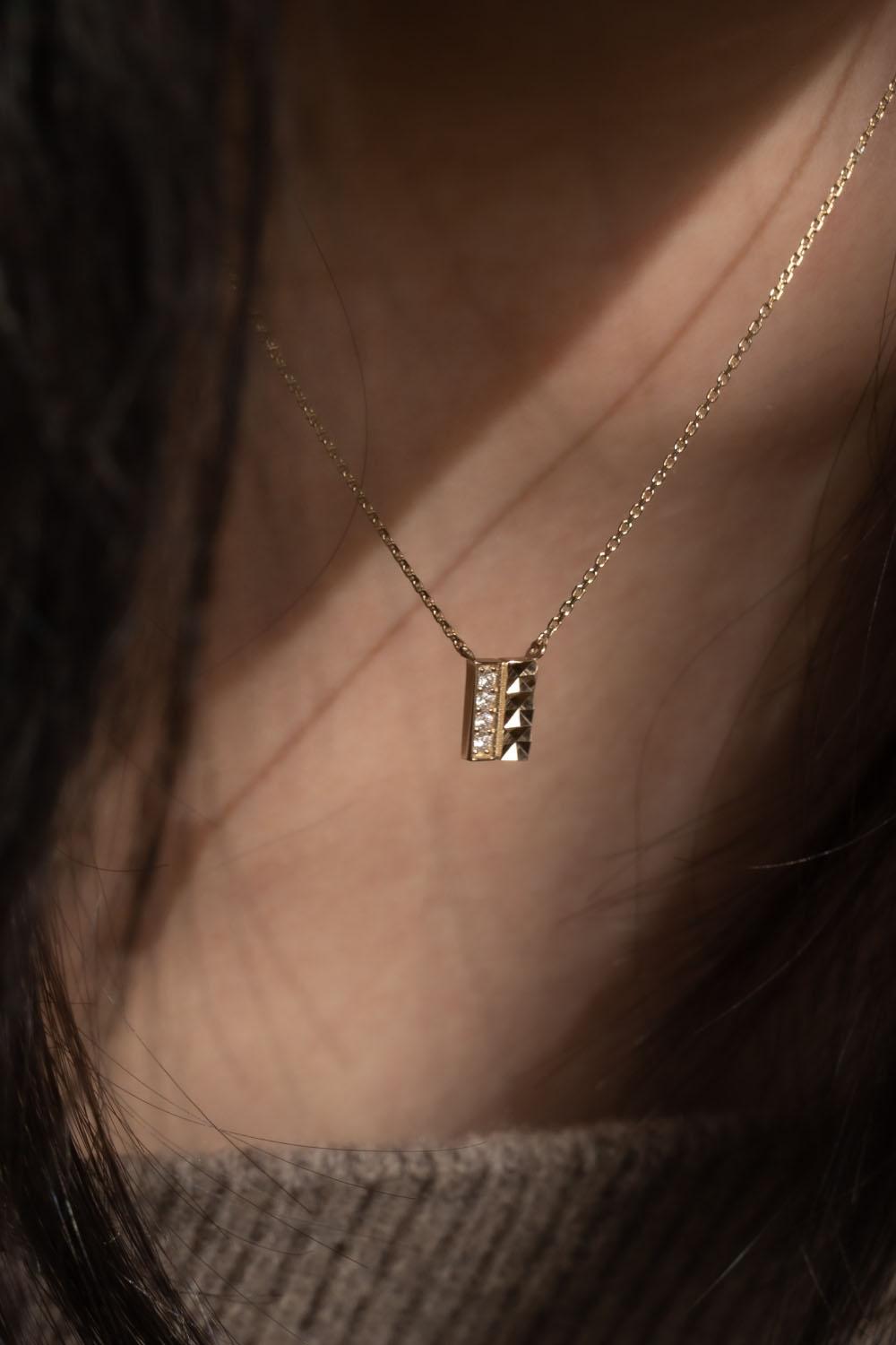 14k half cubic cutting necklace