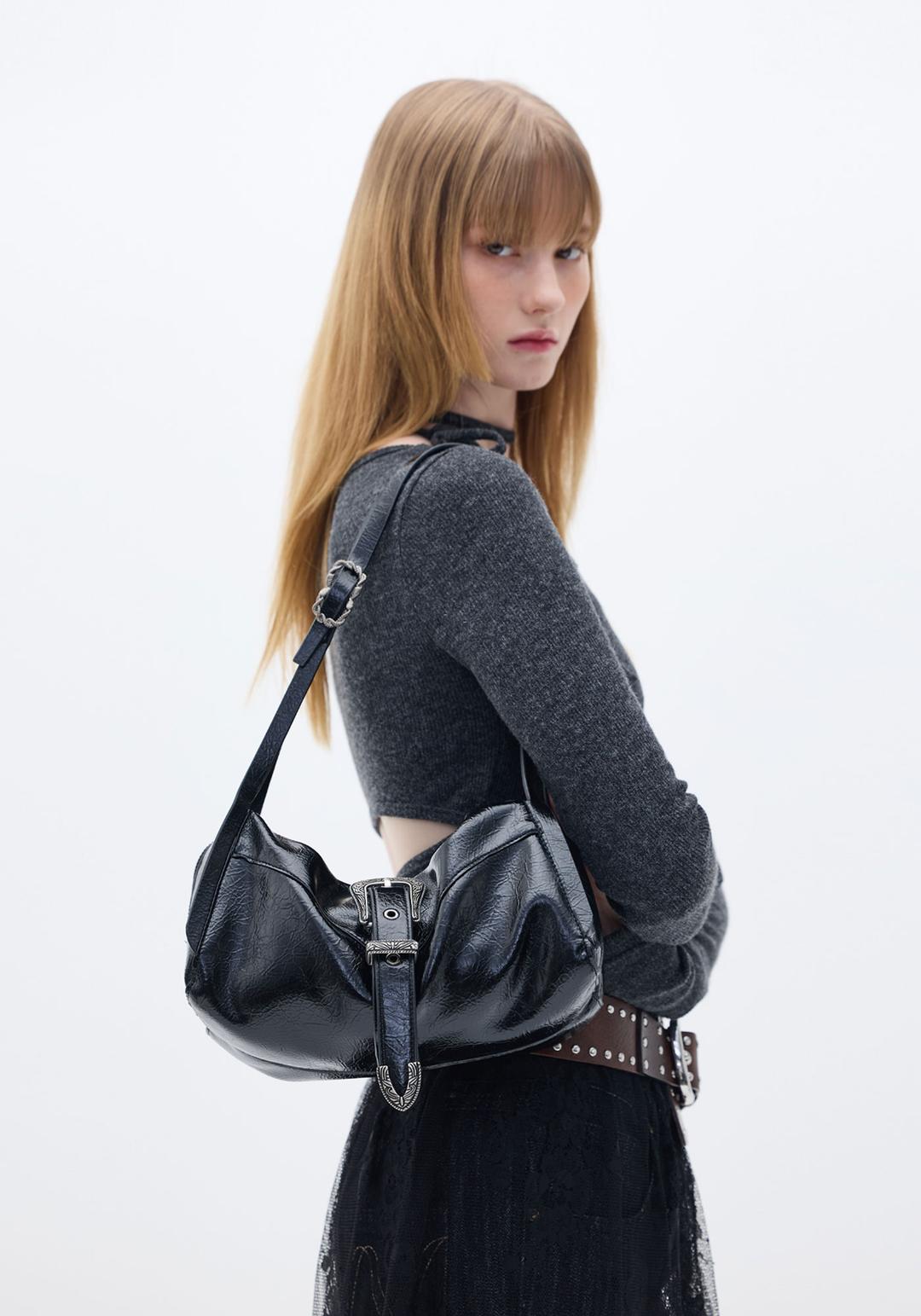 CRACK LEATHER WESTERN SHOULDER BAG BLACK