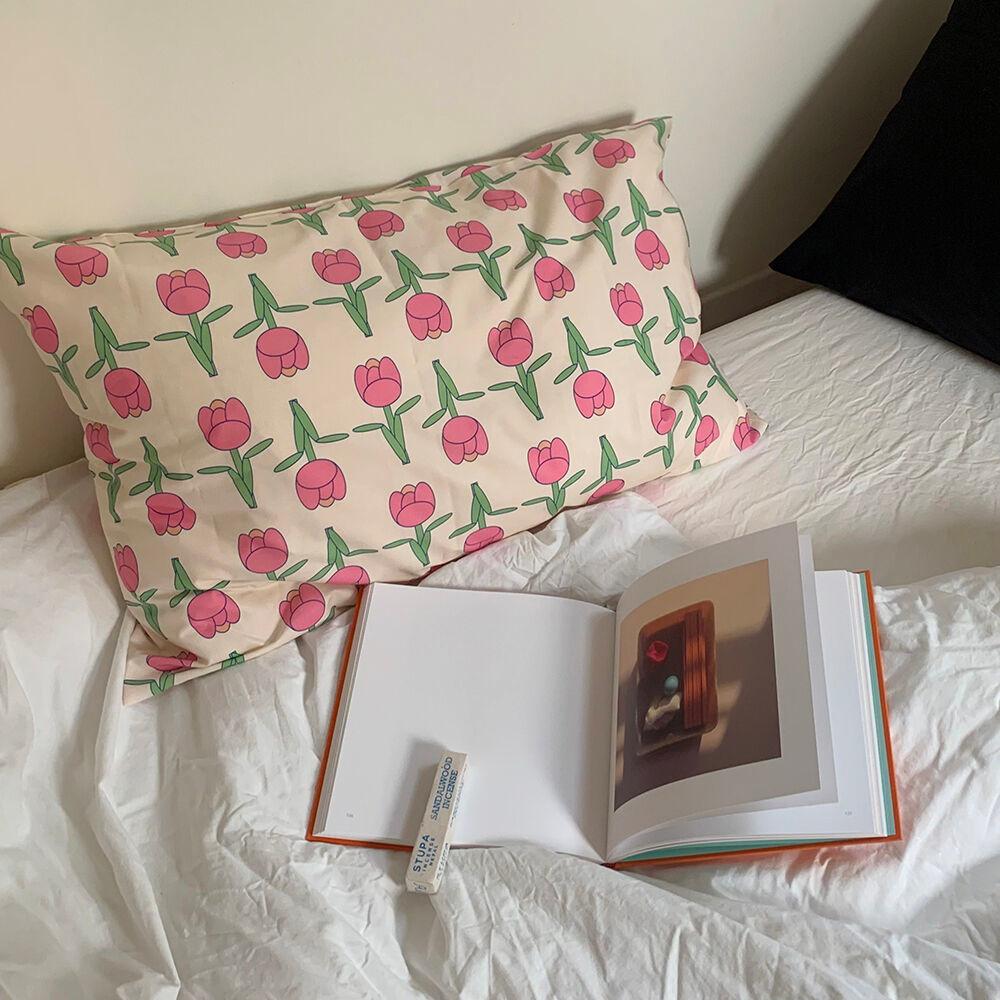 retro tulip pillowcase