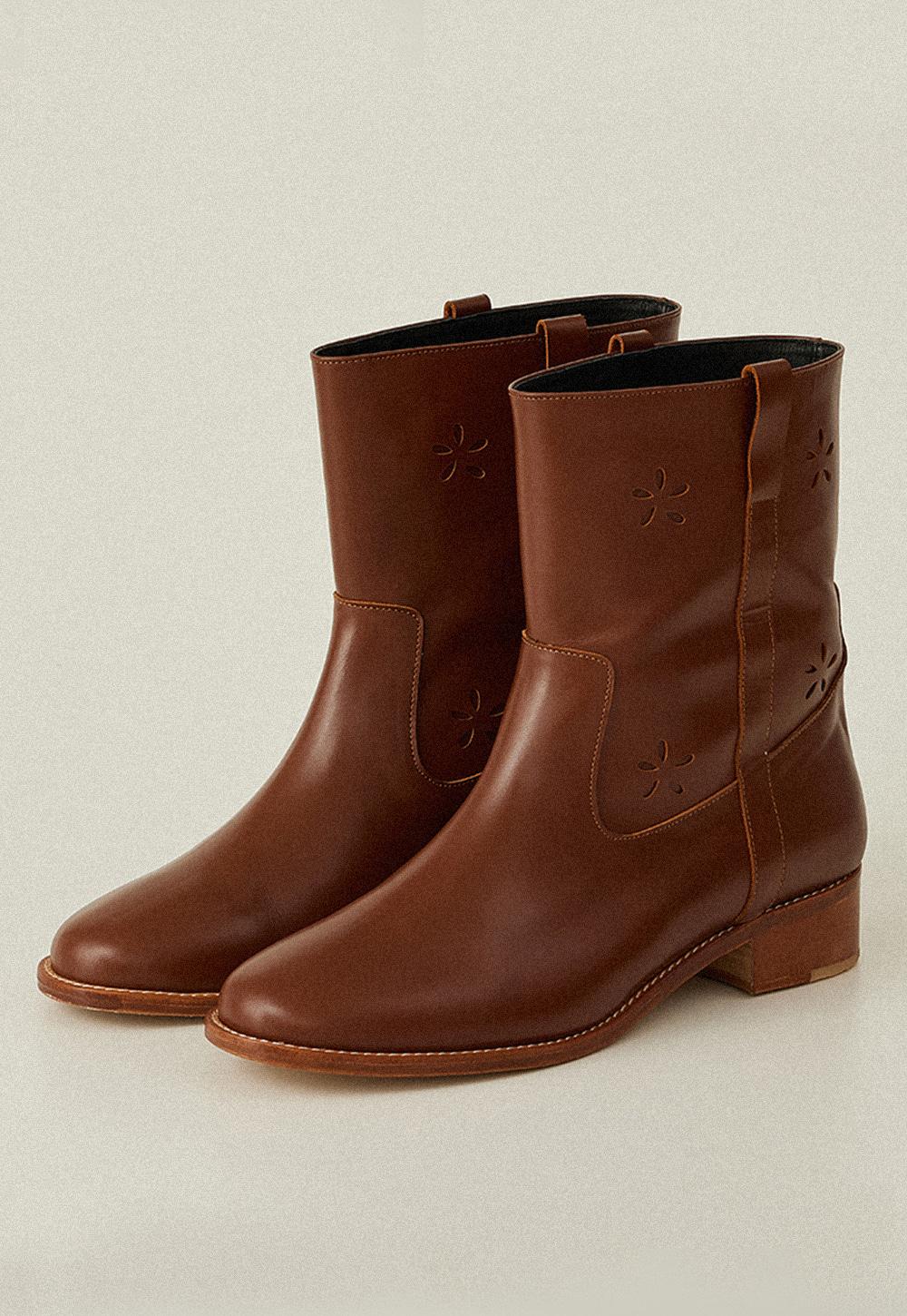 Willa Signature Boots - Brown