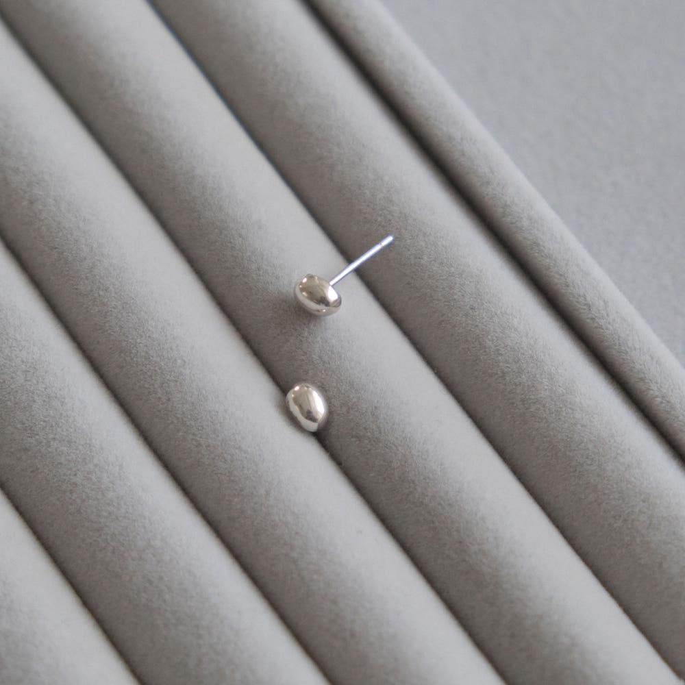 바이오브 dwarf oval earring 실버 볼 타원 미니 귀걸이 by Aube