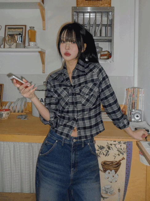 몬즈 포켓 체크 크롭셔츠