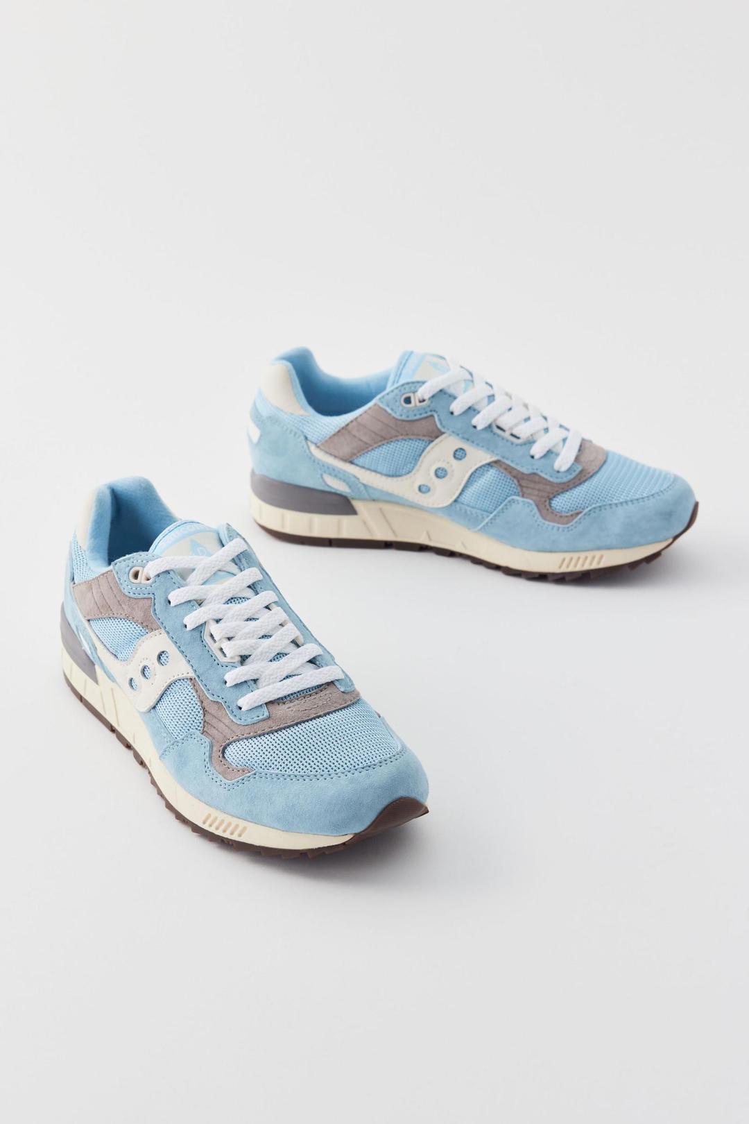 써코니 섀도우 5000 스니커즈