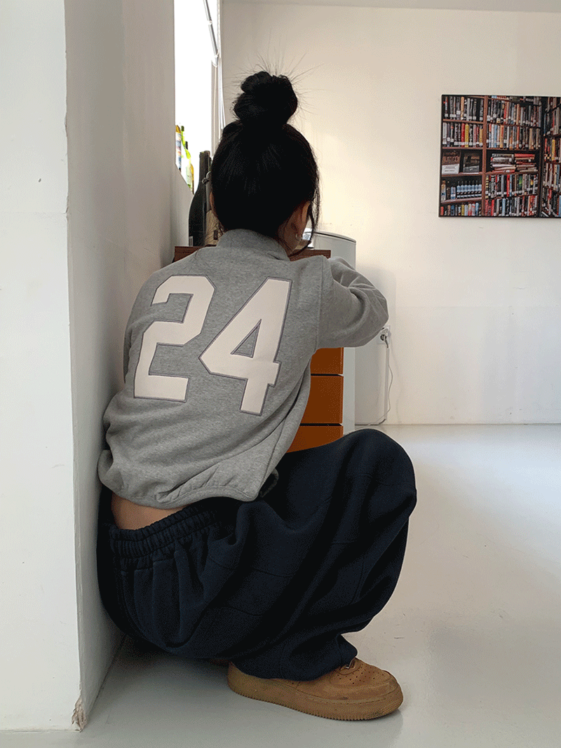 TWENTY-FOUR ZIP-UP