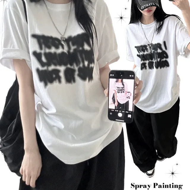1+1할인[유니크/박시핏] 스프레이 페인팅 영문반팔티
