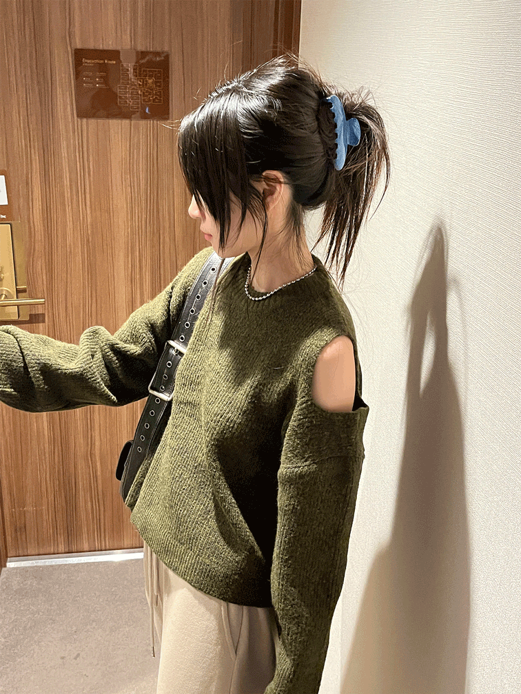 from shoulder slit knit